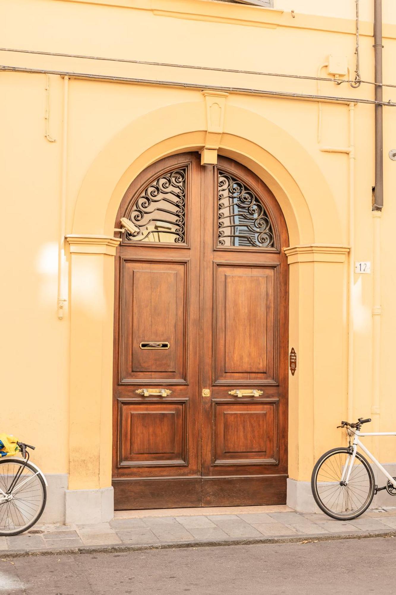 Апартаменты Molinari House Modena Centro Lux Экстерьер фото